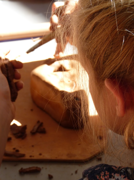 Enfant en atelier